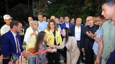 تحت شعار «مصر بتتكلم حرفي»..وزيرة التضامن تفتتح  فعاليات معرض «ديارنا» بالساحل