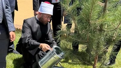 وزير الأوقاف يزور مرقد الإمام الحكيم الترمذي بأوزبكستان