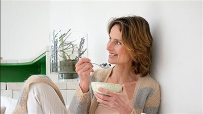 كيف تواجهين عجز السعرات الحرارية في جسمك  بعد سن الخمسين