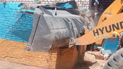 محافظ أسوان يتابع جهود إزالة التعديات ضمن المرحلة الثالثة من الموجة الـ 29