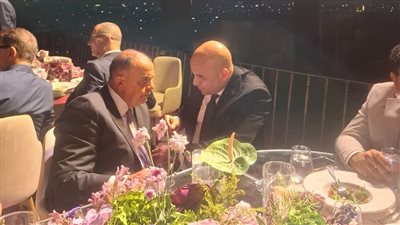 محمد ثروت يشارك الإعلامي نشأت الديهي فرحته ويهنئه بزفاف نجله
