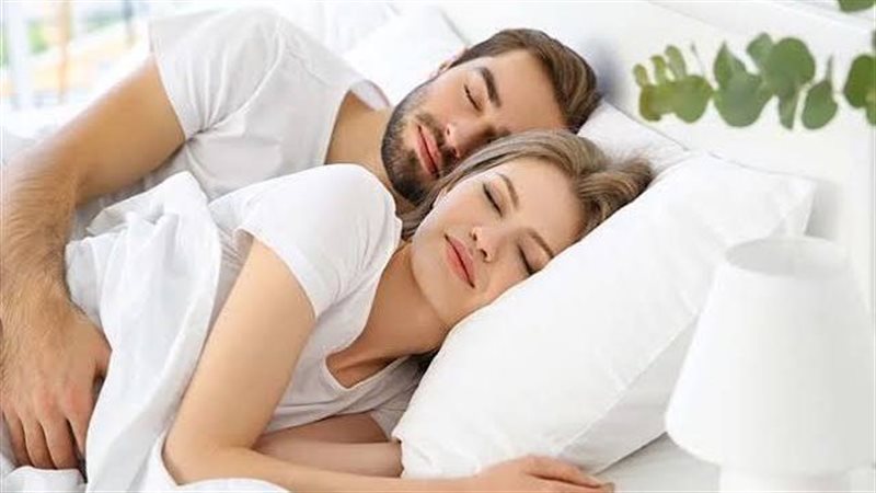 النوم بجوار الشريك..