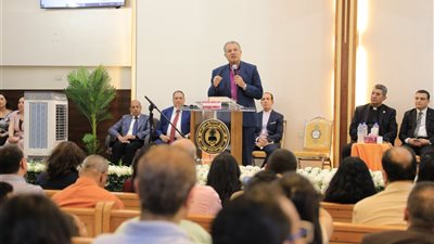 رئيس الطائفة الإنجيلية يشهد تنصيب القس مايكل سامي راعيًا للكنيسة الإنجيلية
