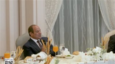 الرئيس السيسي يستمع إلى لاعبي المنتخب: كل واحد يقول أحاسيسه في الماتشات