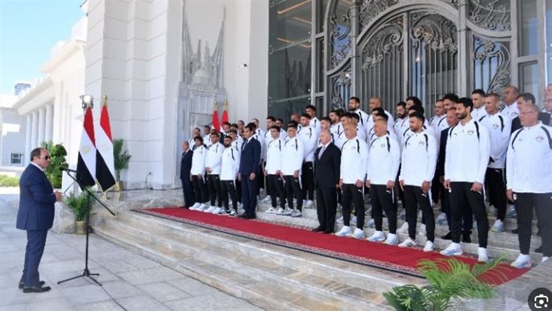الرئيس السيسي والمنتخب