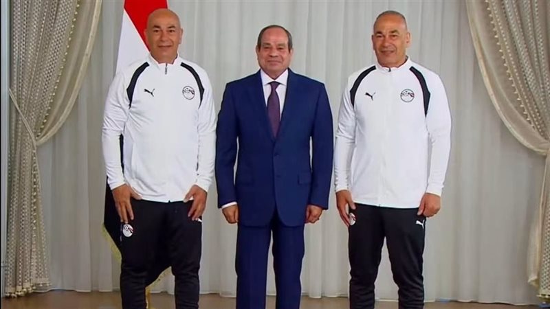 الرئيس السيسي يكرم
