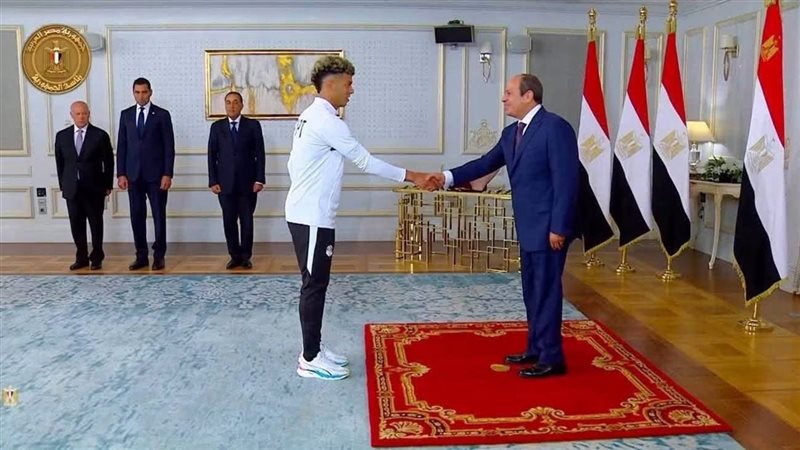 إمام عاشور مع الرئيس