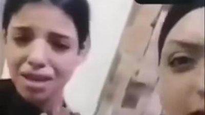 زوجة أب تشكو بنات زوجها لوالدهن المغترب عبر مكالمة فيديو