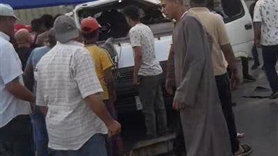 السائق خبطهم وهرب.. إصابة عدد من الأشخاص في حادث ميكروباص 