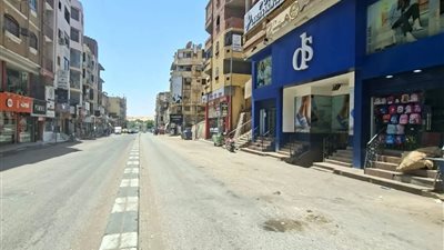 محافظ أسوان منع الانتظار بالشارع الجديد وتوفير ساحات بديلة بالطابية 
