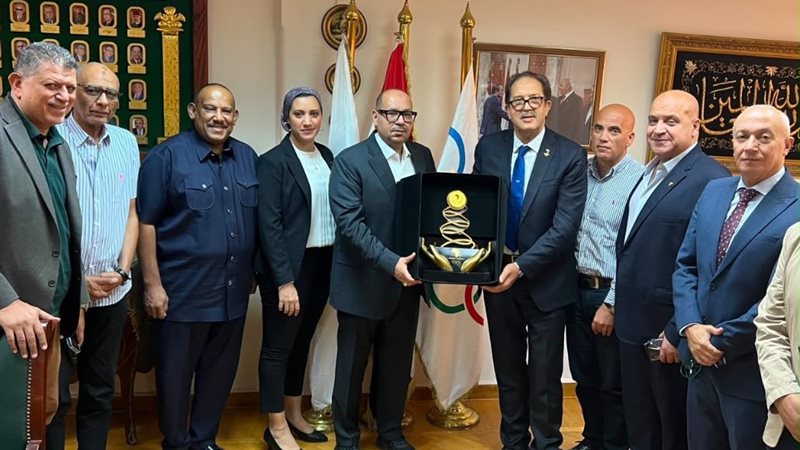 ياسر إدريس مع اللجنة
