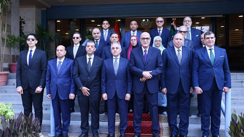 وزير العدل يهنئ المستشار
