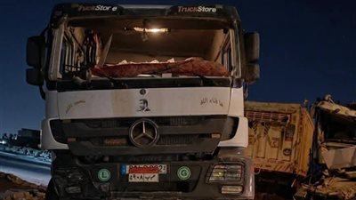 إصابة شخصين في تصادم سيارتي نقل بطريق السخنة بالسويس