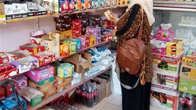 ضبط 24 الف و800 عبوة سلع غذائية فاسدة وتحرير 44 محضراً تموينيًا بقنا