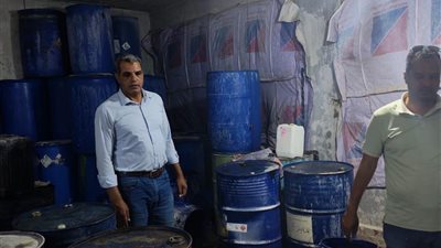 ضبط مصنع مبيدات غير مرخص و15 طن خامات و1200 عبوة مجهولة المصدر بالبحيرة