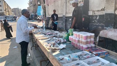 حملة مكبرة لإزالة الإشغالات ورفع التعديات خلف قسم الأربعين بحي السويس