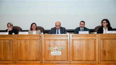 وزير الطيران يفتتح ورشة إعداد أول دراسة جدوى لإنتاج الوقود المستدام