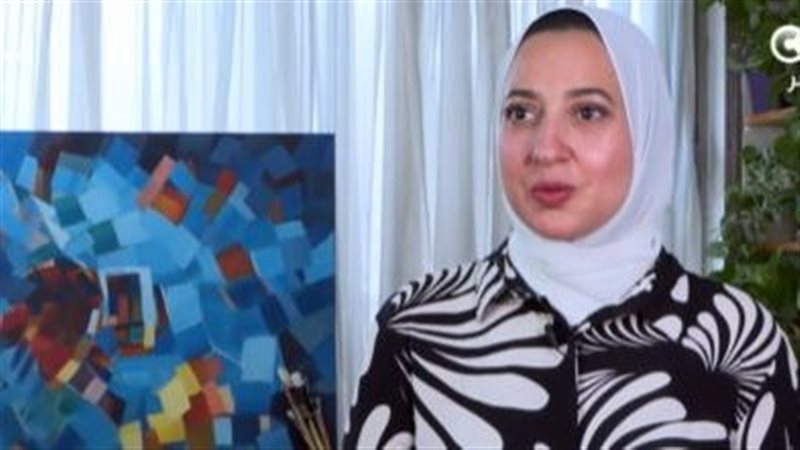 الفنانة التشكيلية