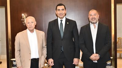وزير الرياضة يناقش مع اتحاد الكرة والرابطة مستقبل المنتخب وتطوير الأندية