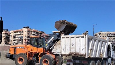  حملات ميدانية مكثفة لإزالة الإشغالات والنظافة ورفع 720 طن رتش بمناخ بورسعيد
