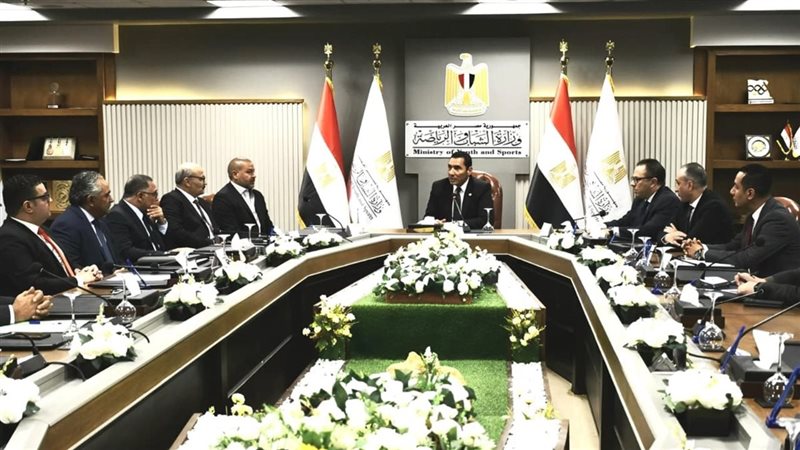اجتماع وزير الرياضة