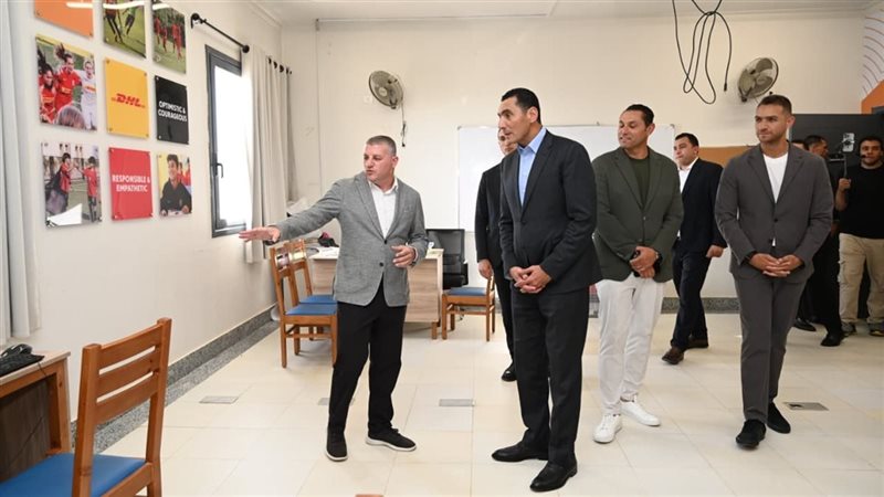 جوهر نبيل يتفقد Right