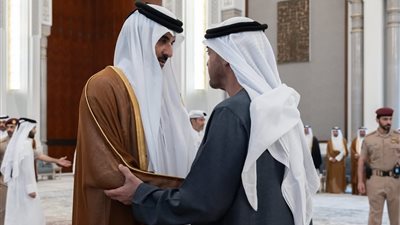 رئيس الإمارات يصل الدوحة لتقديم العزاء في وفاة الأمير الوالد حمد بن خليفة