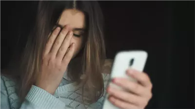 رسائل واتساب وصور شخصية.. تفاصيل بلاغ موظفة ضد مدير عام سابق بفندق اتحاد الكرة
