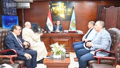 محافظ الغربية يلتقي أعضاء مجلسي النواب والشيوخ لبحث مشكلات الدوائر