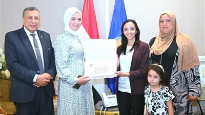 تقديراً لتفوقهم.. محافظ البحيرة تكرّم أوائل الإعدادية من ذوي الهمم