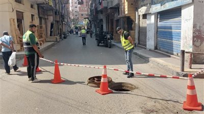 شركة مياه القناة تنفذ حملة لتطهير خطوط الصرف بشارع هدى شعراوي ضمن خطة الصيانة