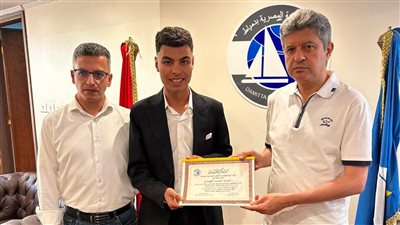 عقب انتهاء البرنامج التدريبي.. الغرفه التجارية بدمياط تكرم خريجى جامعه حورس