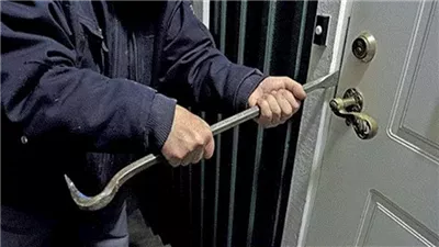 50 ألف جنيه وأوراق خاصة.. كيف سرق عامل فيلا رجل أعمال بأكتوبر ؟