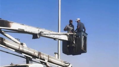 محافظ أسوان تركيب 295عامود وكشافات بالطاقةالشمسية بطول 10كم بطريق السدالعالي