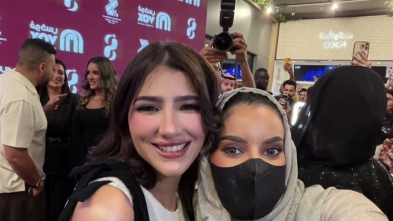 مي عمر مع الجمهور