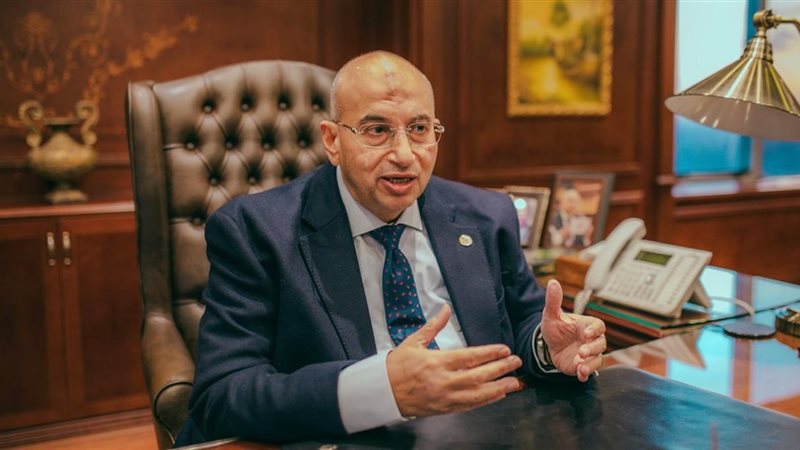 النائب أشرف عبد الغني