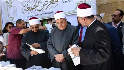 أيمن عبد الغني: الأزهر يحرص على لنشر إصداراته بين طلاب العلم