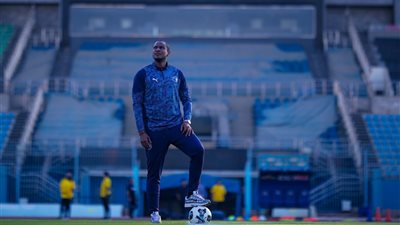 رولاني موكوينا مديرا فنيا لنادي بيراميدز في الموسم الجديد