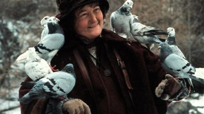 وفاة نجمة فيلم Home Alone 2 بريندا فريكر بعد صراع مع المرض