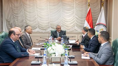 جمبلاط يبحث مع 