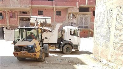 حي الجناين بالسويس  يواصل حملات النظافة المكثفة ورفع التراكمات بمختلف المناطق