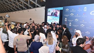 أحمد السقا يشوق الجمهور لموعد عرض «خلي بالك من نفسك» برسالة للهضبة