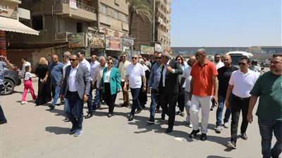 محافظ القاهرة ينقل مسؤولين بالمرج ويغرم شركة النظافة لتدني مستوى النظافة