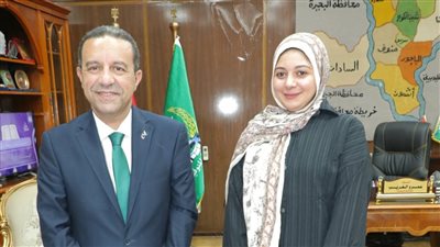 محافظ المنوفية يلتقي الطالبة 