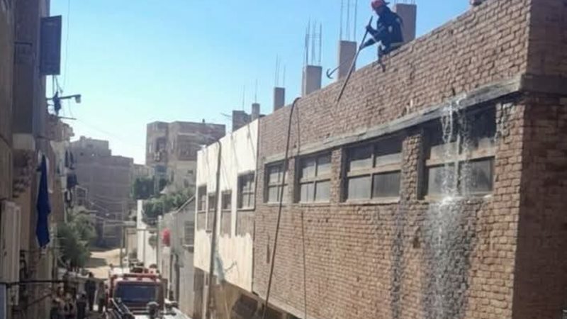جانب من جهود الإطفاء