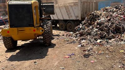 رفع 330 طنًا من التراكمات التاريخية في يوم واحد بالغربية