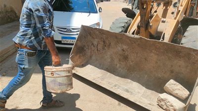 حي السويس يواصل حملات رفع الإشغالات وإعادة الانضباط والالتزام بالشوارع 