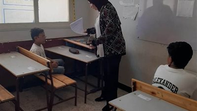 وكيل التعليم تتفقد امتحانات الدور الثاني بالسويس وتؤكد الالتزام بالتعليمات 