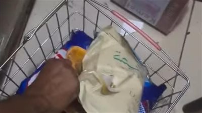 ضبط سيدة خلال محاولة سرقة بضائع من محل تجاري بالأقصر