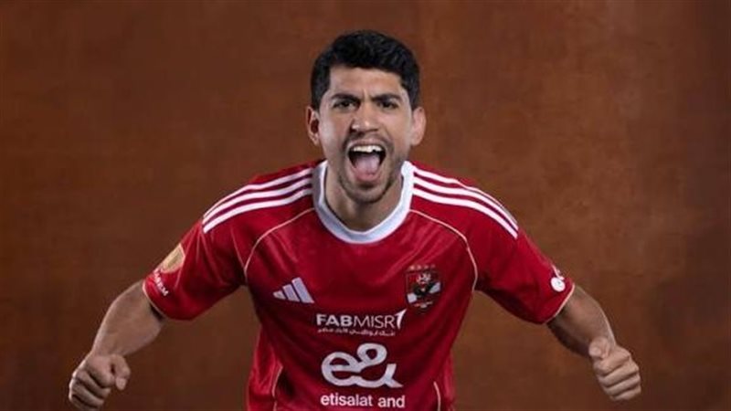 محمد شكري لاعب النادي الأهلي 